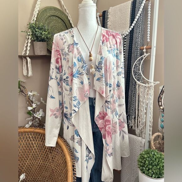Cloth & Portrait Floral Faux Suede Open Lightweight Waterfall Cardigan - Picture 10 of 10
